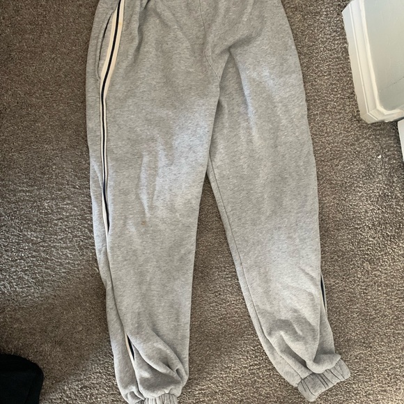 Brandy Melville one size sweats - Picture 3 of 4